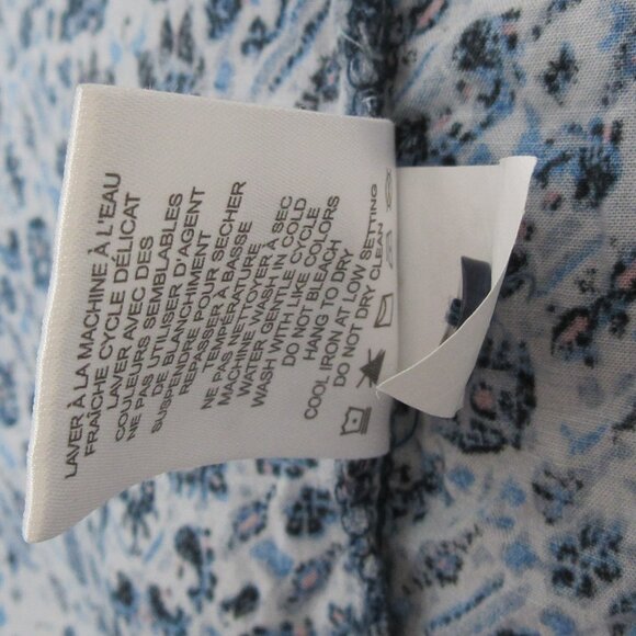 Lila Rose Long Sleeve Dress -  Button Closure and Sleeve - Classic Pattern - Picture 14 of 14